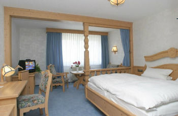 Отель Parkhotel Altes Kaffeehaus Вольфенбюттель